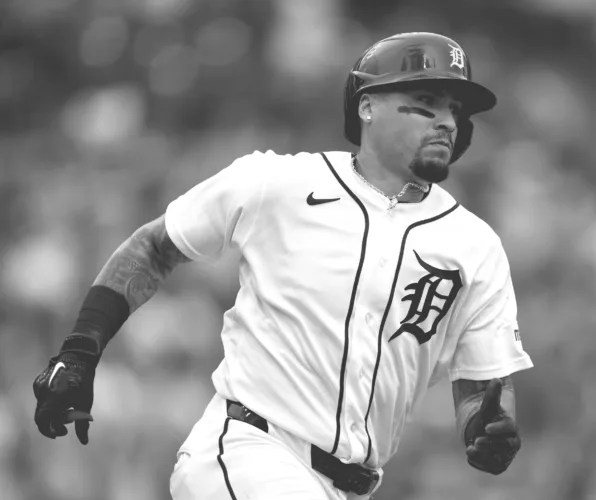 Baez makes big plays late to lead Tigers Saturday